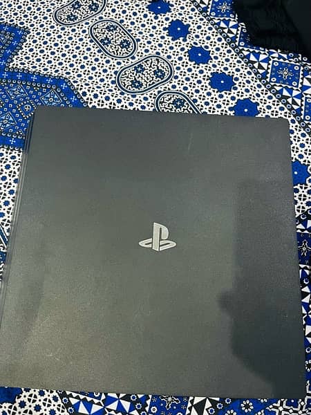 ps4 pro 1tb in mint condition 0