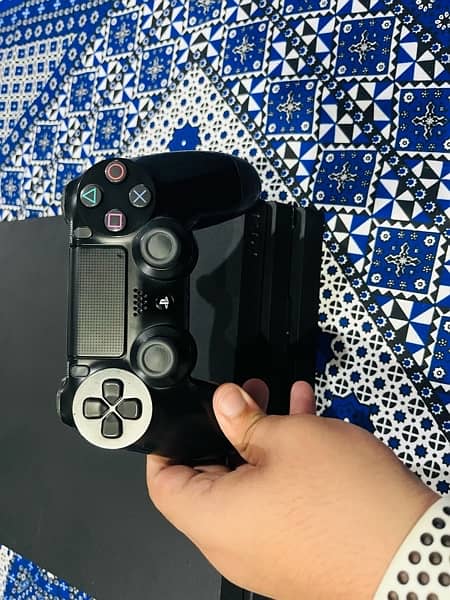 ps4 pro 1tb in mint condition 4