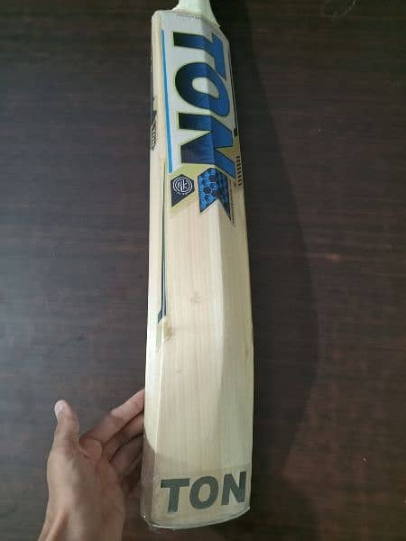 English willow hard ball cricket bats at factory rates. 12