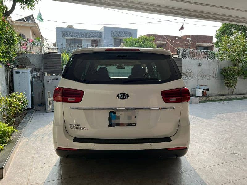 KIA Grand Carnival 2019 1