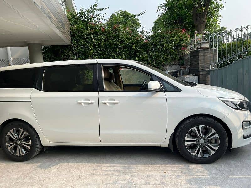 KIA Grand Carnival 2019 9