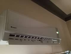 Gree non inverter air conditioner for sale. .