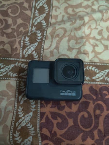 gopro action camera 7 black 1 extra battery 0