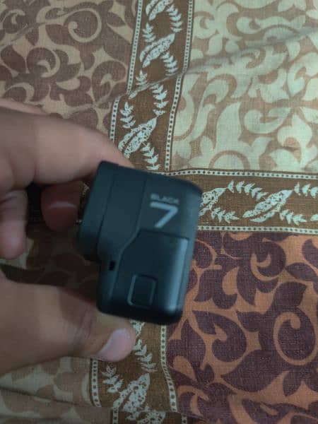 gopro action camera 7 black 1 extra battery 2