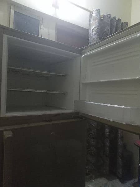 pel ka fridge ha v good condition ha. . 10/9. 1