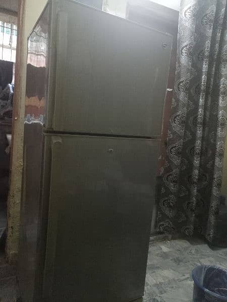 pel ka fridge ha v good condition ha. . 10/9. 2