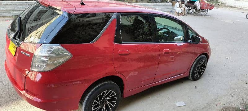 Honda Fit shuttle 2012/15 5