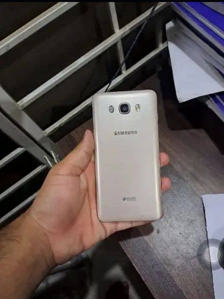 Samsung J7 2016 1