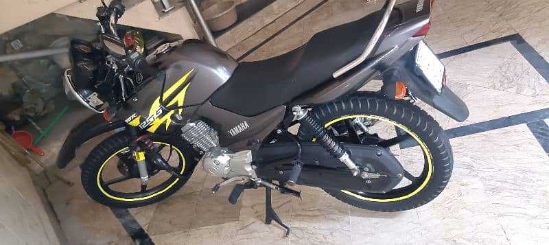 Yamaha ybr 125g special edition gry colour 9