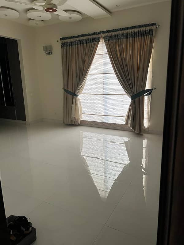 Luxurious 1 Kanal Upper Portion Is Available For Rent 6