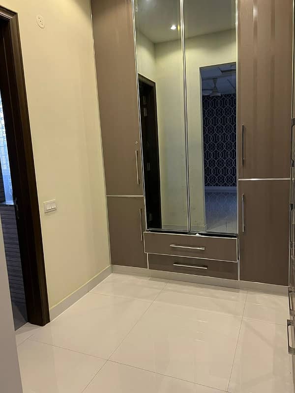 Luxurious 1 Kanal Upper Portion Is Available For Rent 14