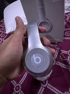 Beats Solo 2 Wirless 0