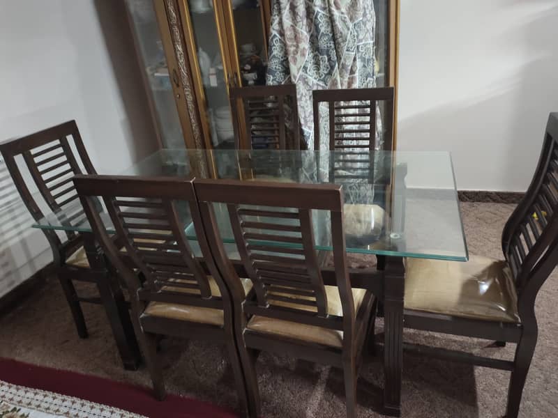 Dining table with chairs / 6 seaters 1