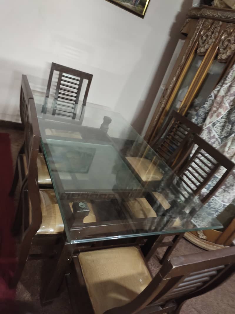 Dining table with chairs / 6 seaters 3