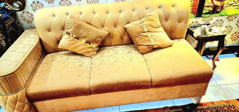 L shape 7 seater sofa excellent condition treanding sofa golden color 0