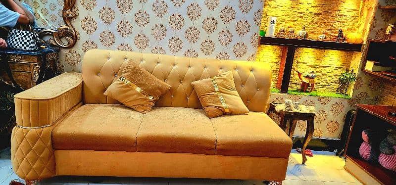 L shape 7 seater sofa excellent condition treanding sofa golden color 8