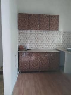 2 bed dd renovated flate for rent tiled washrooms American kitchen