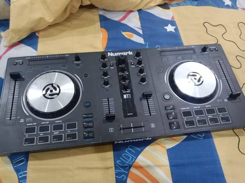 Numerk DJ mixtrack pro. . . . . mint condition 2