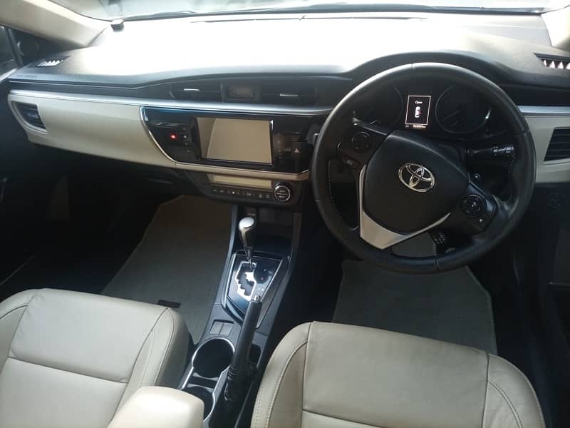 Toyota Corolla Altis Grande 1.8 CVT 2016 12