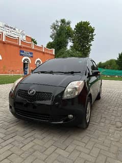 Toyota Vitz 2011 0