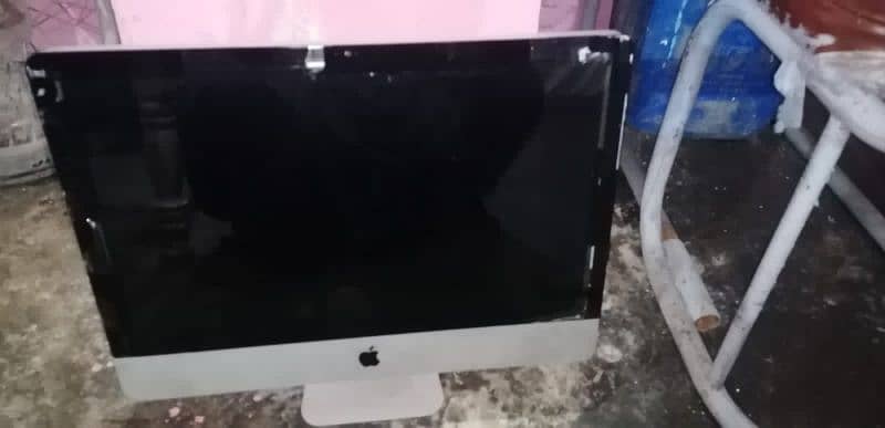 IMAC 22INCH CORE2DO 2011 MODEL 8GB/250GB HARD 2