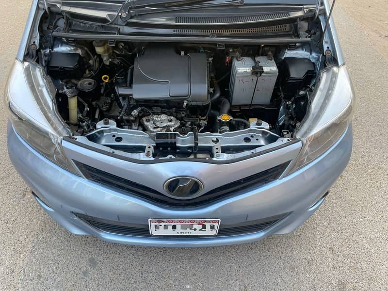 Toyota Vitz 2012 Full Option Push Start 3