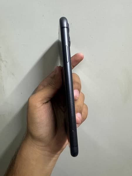 IPhone 11 Black Colour For Sale In Reasonable Price 3