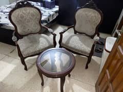 Victorian chairs and a round table for sale in very good condition 0