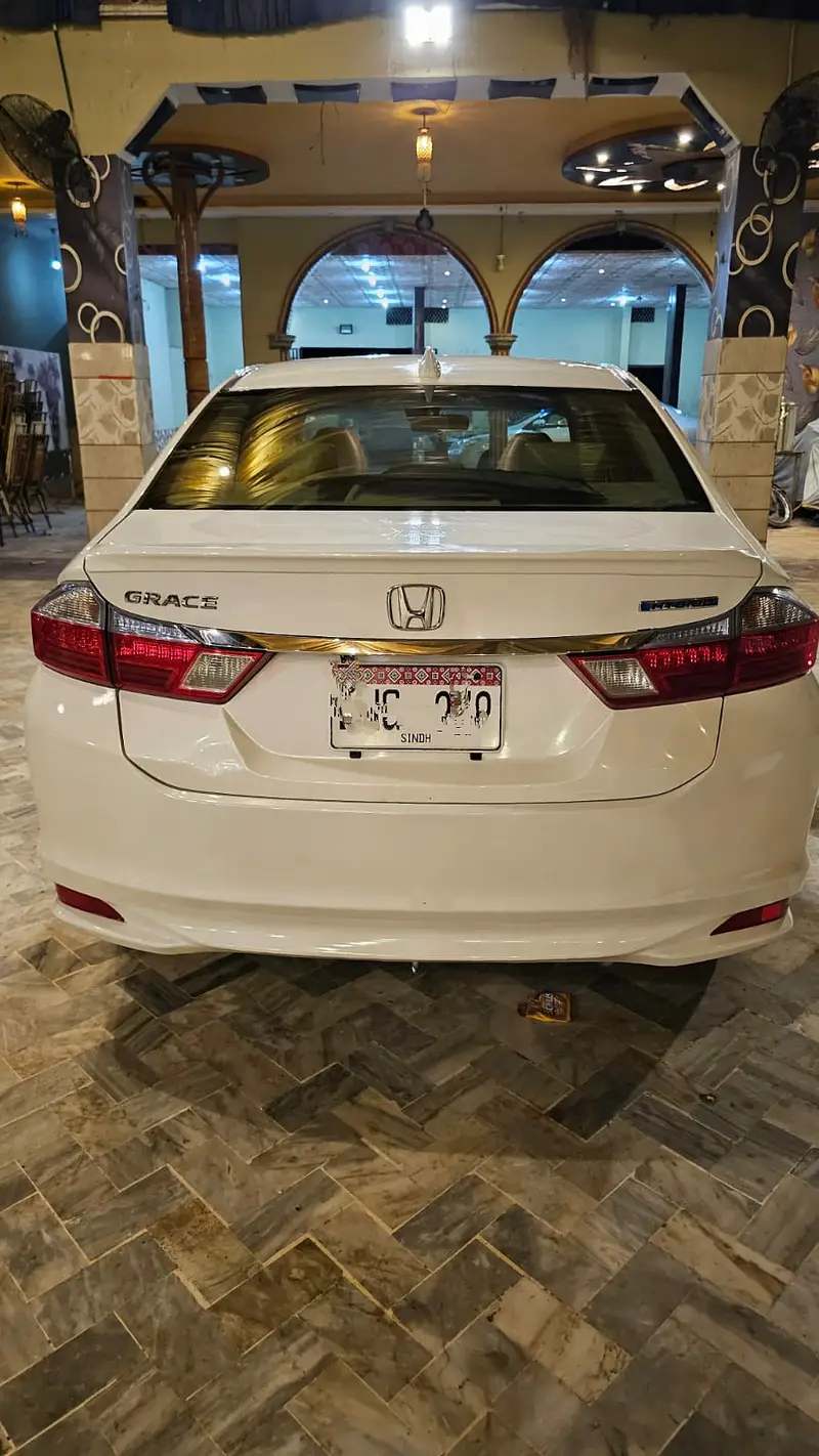 Honda Grace Hybrid 2015 Full option