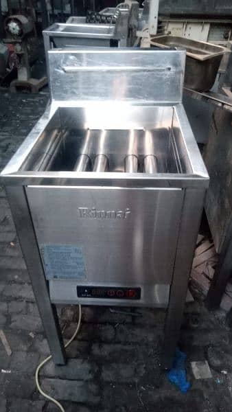 Rinnai Korea commercial fryer , pizza oven , hot plat grill hot case 2