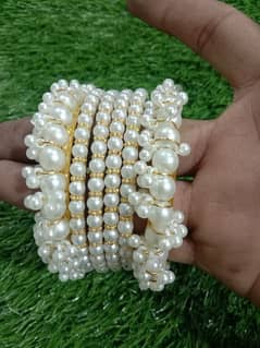 white perl Bangles