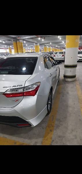 Toyota Corolla Altis 2018 4