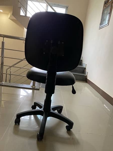 Brand new lush Condition Office Chairs (6000) Each piece 1