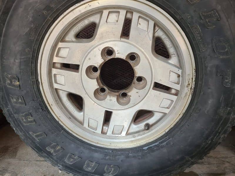 Parado/pajero tyre rims 1