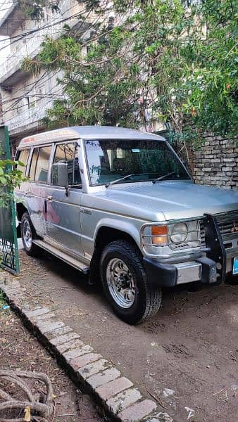 Mitsubishi Pajero 1987 0