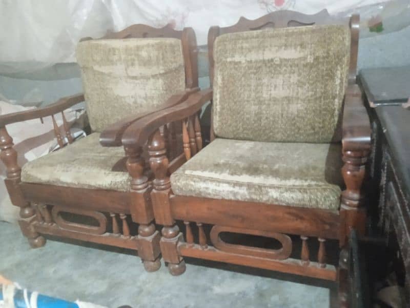 used sofa with two sofa chairs 1