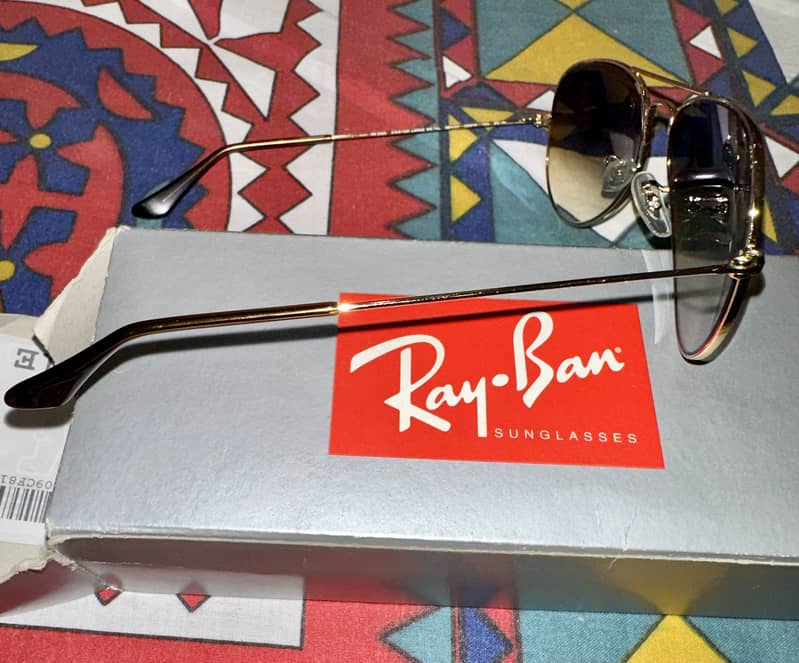 Ray- Ban Aviator Gradient Sunglasses 2