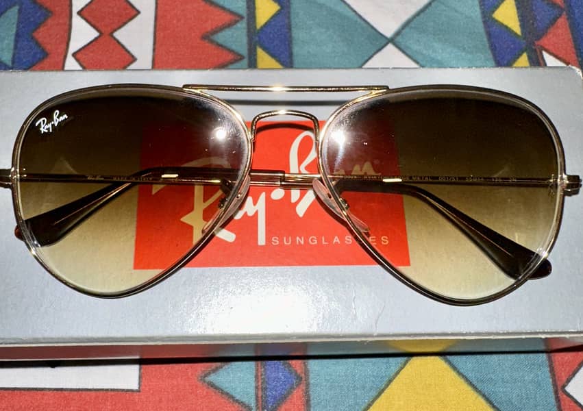 Ray- Ban Aviator Gradient Sunglasses 4