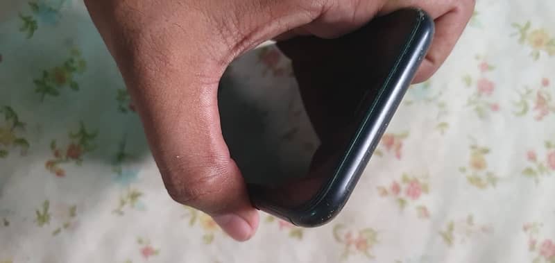 iphone XR 64GB Non PTA 3