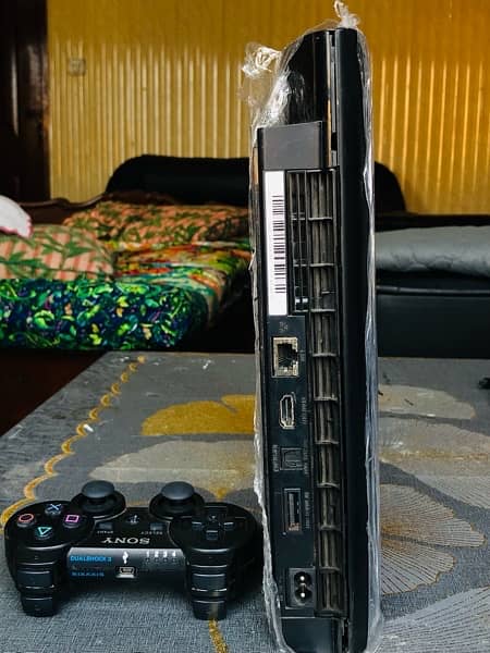 PlayStation 3 slim 1