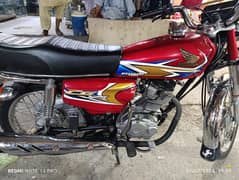 Honda 125 red