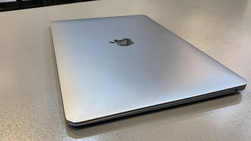 13” MacBook Air M1-2020 8/256 2