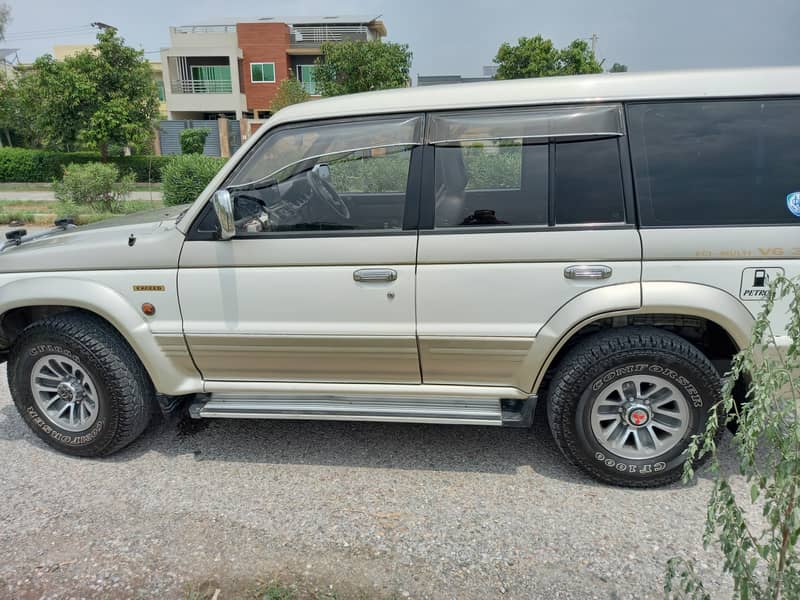 Mitsubishi Pajero 1996 Super exceed long 2