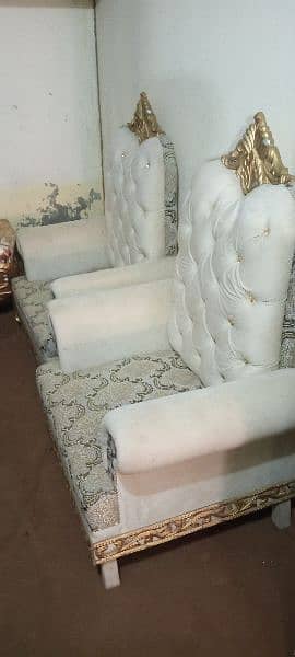 chinot set. . . bed . shocas . . sanghar maz. . tarpai set. . sofa set. . 6