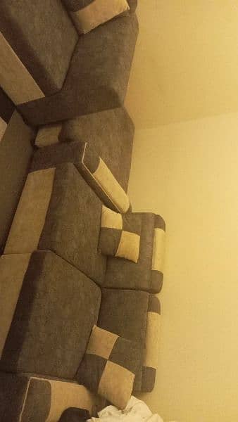 7 seater sofa in excellent condition 1