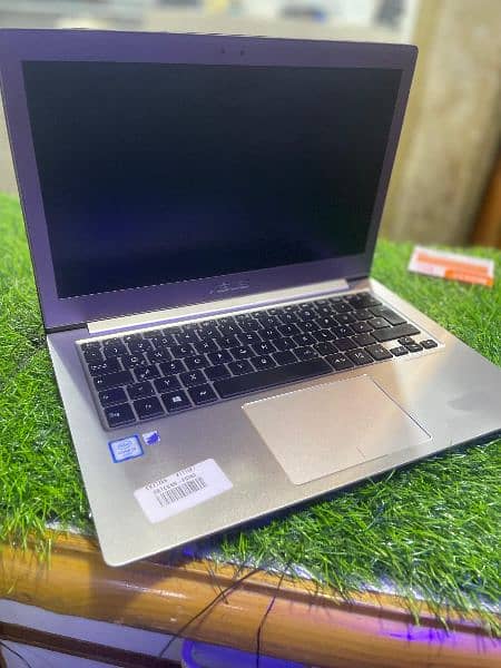 Asus Core i5 6th Genertion 8Gb Metal zenbook 5