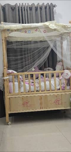 almost brand new hardly used baby cot with bassinet 0