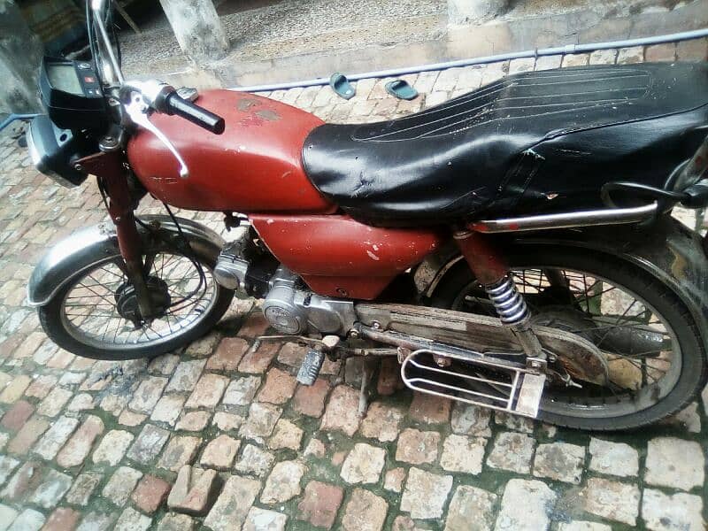 HONDA CD70 2