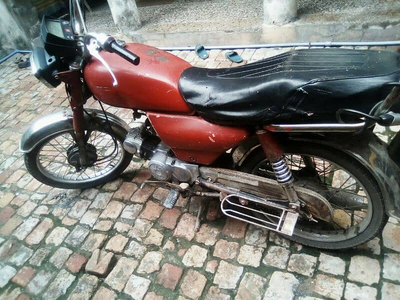 HONDA CD70 3