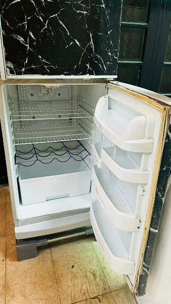 Waves Fridge Good condition 1